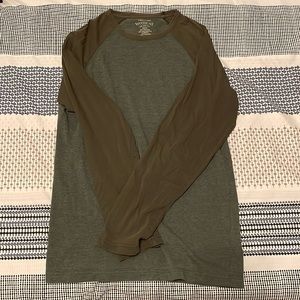 Faded Glory. Long sleeve T-shirt.